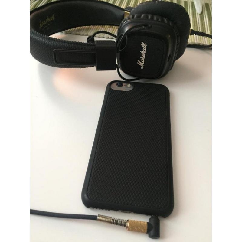 IPhone 6s grå 32gb med Marshall hörlurar